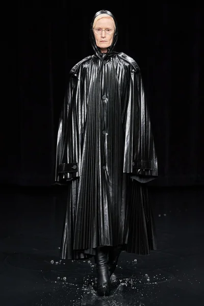 Look 49
